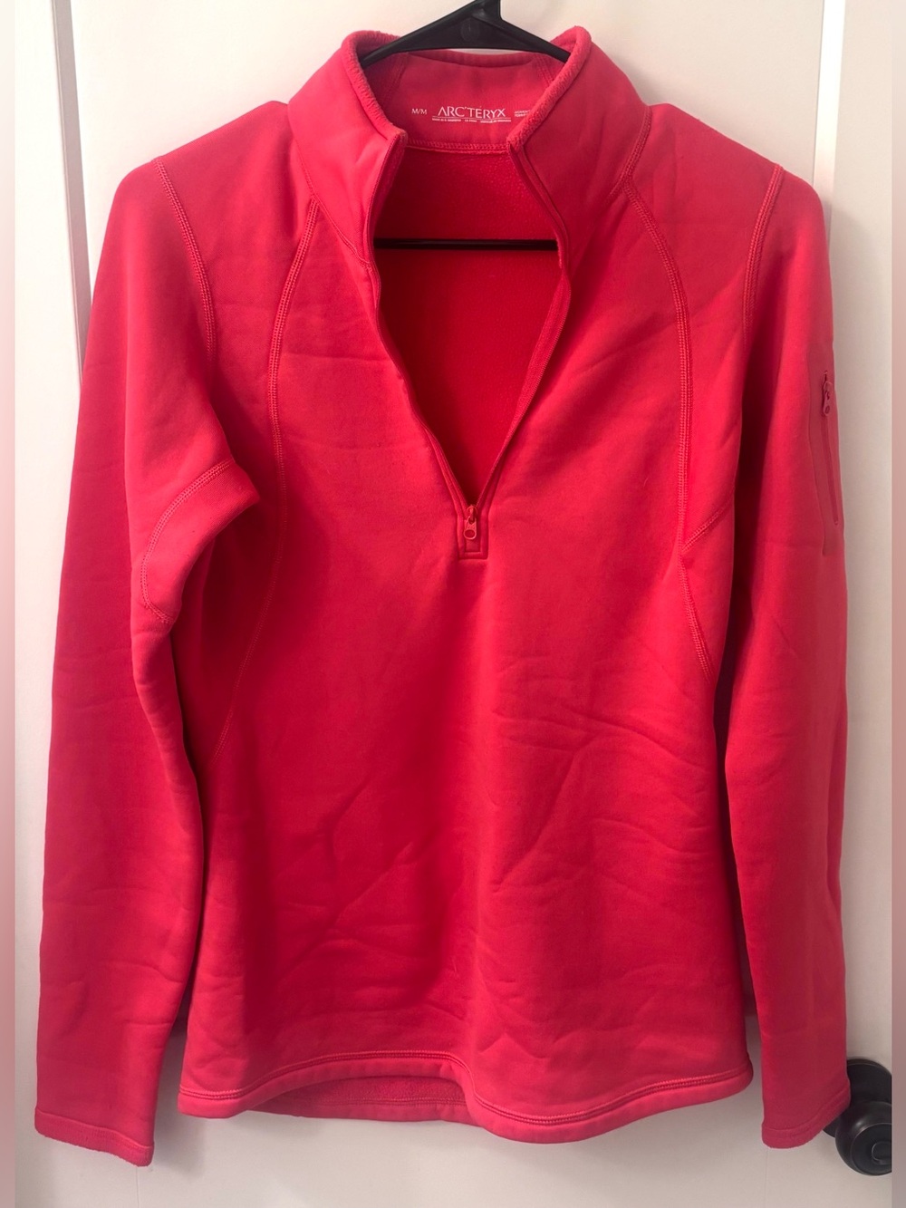 Arc'teryx Pink Size Medium Like New Pullover this fleece with half zip front